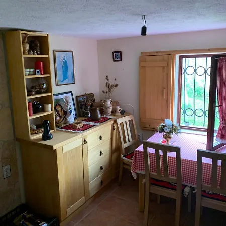 Appartement Cheerful Village With Indoor Fireplace